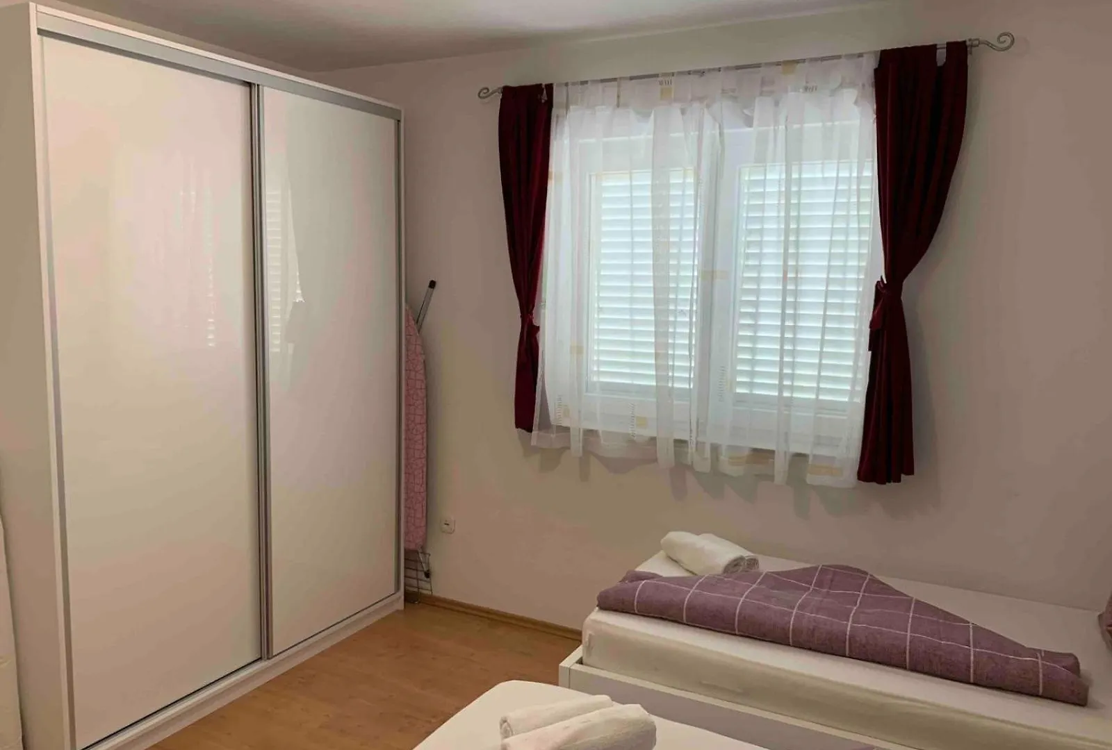 Suljic Apartment Pag Town